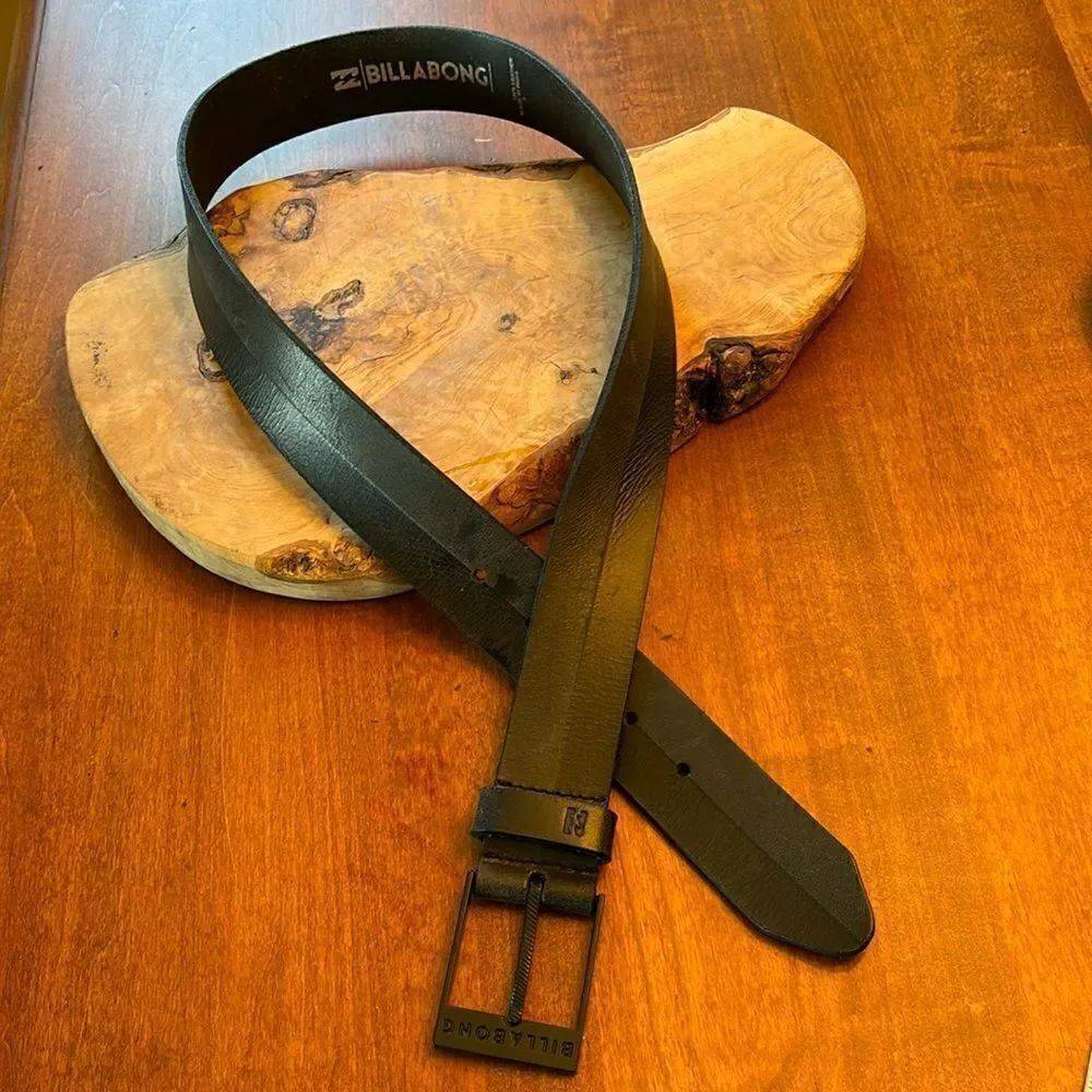NEW. Billabong Dimension Leather Belt - S